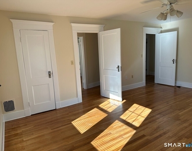 111 Russell Street - Photo Thumbnail 14