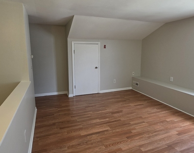 736 Savin Avenue - Photo Thumbnail 15