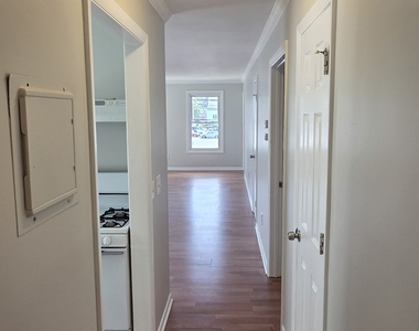 736 Savin Avenue - Photo Thumbnail 2