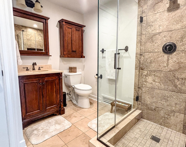 120 Pilgrim Drive - Photo Thumbnail 7