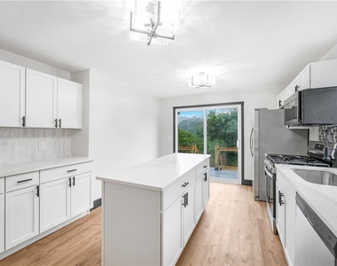 4706 Lorigan St - Photo Thumbnail 4