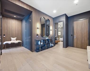 4575 Dean Martin Drive - Photo Thumbnail 15