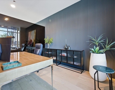4575 Dean Martin Drive - Photo Thumbnail 32