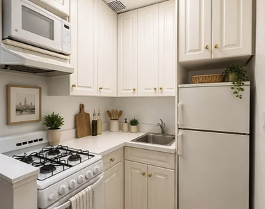 East 84th Street - Photo Thumbnail 1