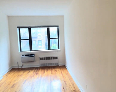 East 84th Street - Photo Thumbnail 3