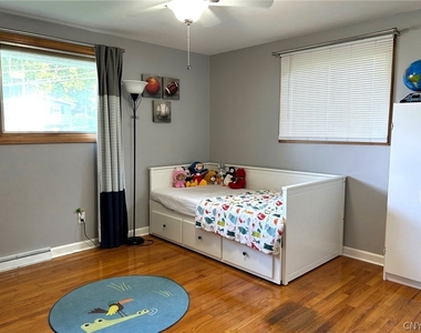 302 Oakridge Drive - Photo Thumbnail 20