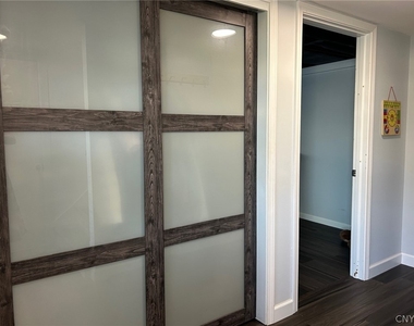302 Oakridge Drive - Photo Thumbnail 26