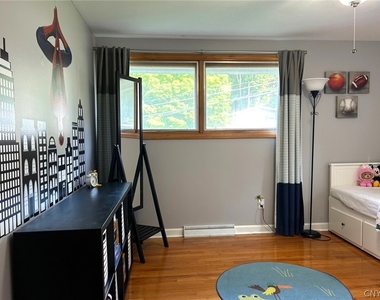 302 Oakridge Drive - Photo Thumbnail 21