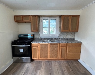 42 Villa St - Photo Thumbnail 3