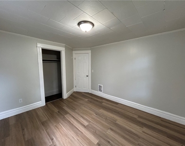42 Villa St - Photo Thumbnail 7