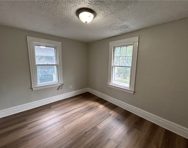 42 Villa St - Photo Thumbnail 8