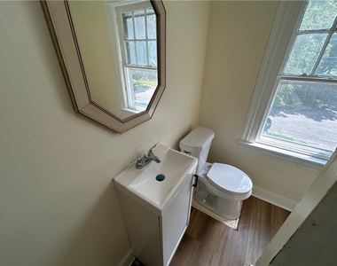 42 Villa St - Photo Thumbnail 19