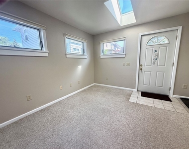 5156 Saint Paul Boulevard - Photo Thumbnail 10
