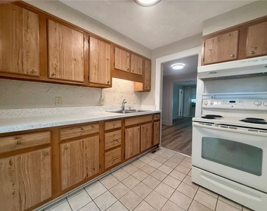 5156 Saint Paul Boulevard - Photo Thumbnail 6