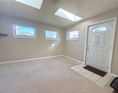5156 Saint Paul Boulevard - Photo Thumbnail 8