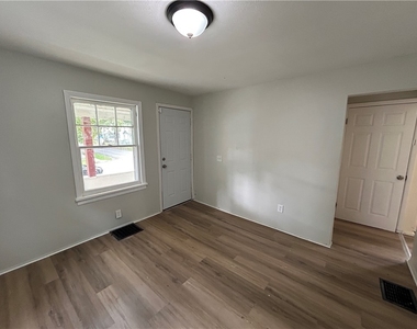 42 Villa Street - Photo Thumbnail 16