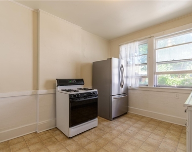 760 Harvard Street - Photo Thumbnail 7