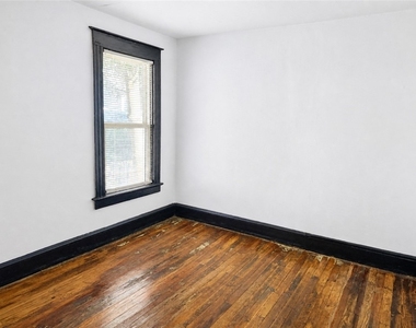 115 Mohawk Street - Photo Thumbnail 2