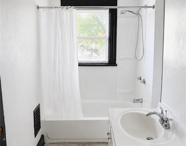 115 Mohawk Street - Photo Thumbnail 6