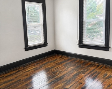 115 Mohawk Street - Photo Thumbnail 4