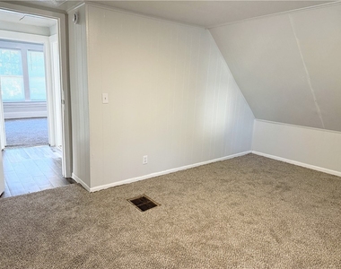 158 Mohawk Street - Photo Thumbnail 5