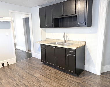158 Mohawk Street - Photo Thumbnail 3