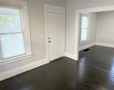 158 Mohawk Street - Photo Thumbnail 2