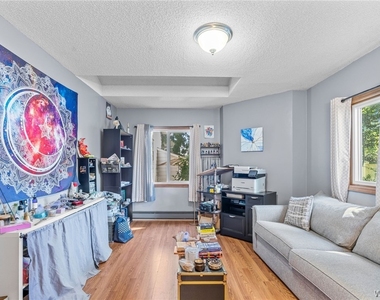 114 Flohr Avenue - Photo Thumbnail 12