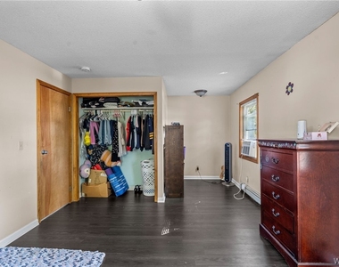 114 Flohr Avenue - Photo Thumbnail 28