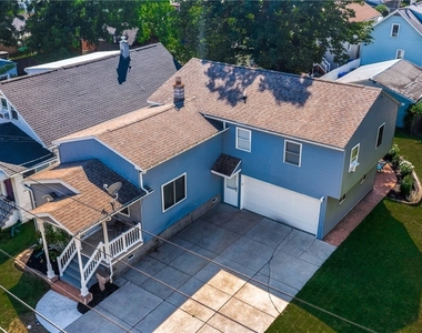 114 Flohr Avenue - Photo Thumbnail 2