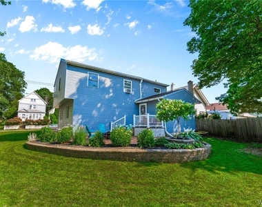 114 Flohr Avenue - Photo Thumbnail 33