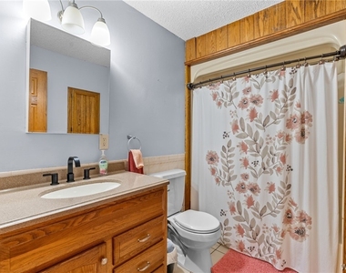 114 Flohr Avenue - Photo Thumbnail 14