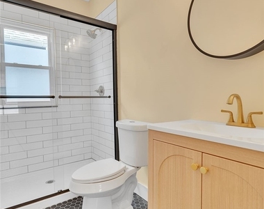 2206 Main Street - Photo Thumbnail 23