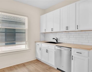 2206 Main Street - Photo Thumbnail 16