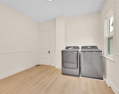 2206 Main Street - Photo Thumbnail 31