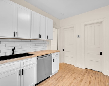 2206 Main Street - Photo Thumbnail 21