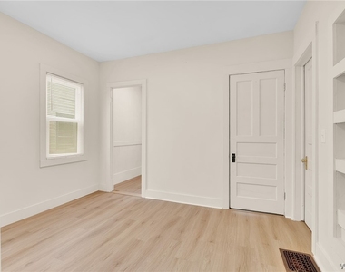 2206 Main Street - Photo Thumbnail 27