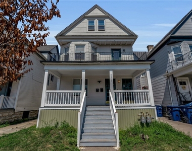 2206 Main Street - Photo Thumbnail 2