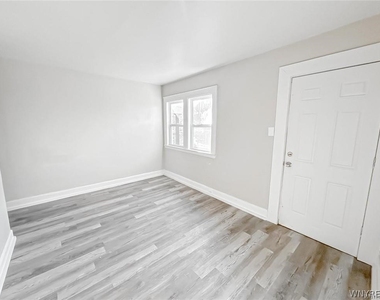 531 24th Street - Photo Thumbnail 2