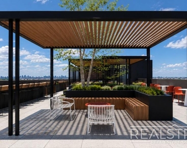 150 Noll St - Photo Thumbnail 7