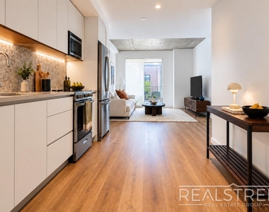 150 Noll St - Photo Thumbnail 3