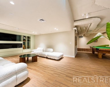 150 Noll St - Photo Thumbnail 19