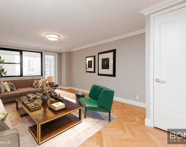 East 86th Street - Photo Thumbnail 6