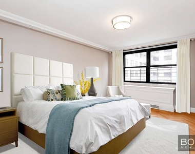 East 86th Street - Photo Thumbnail 1