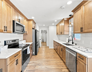 4225 Twin Rivers Drive - Photo Thumbnail 13