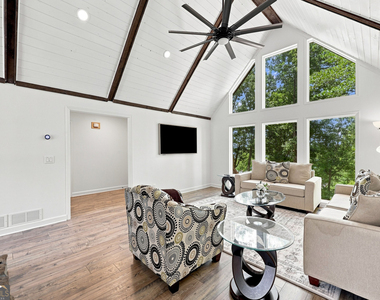 4225 Twin Rivers Drive - Photo Thumbnail 11