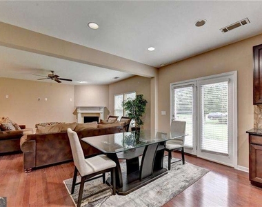4228 Woods Creek Lane - Photo Thumbnail 32