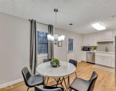 210 Booth Road Sw - Photo Thumbnail 4