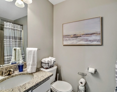 7269 Crestside Drive - Photo Thumbnail 16