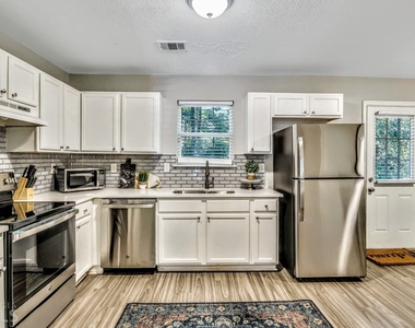 7269 Crestside Drive - Photo Thumbnail 7